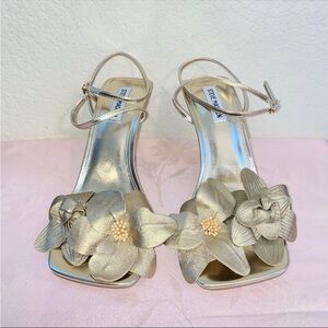 Steve Madden Amani flower heels
